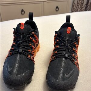 Nike Men's Black and Orange Running Shoes